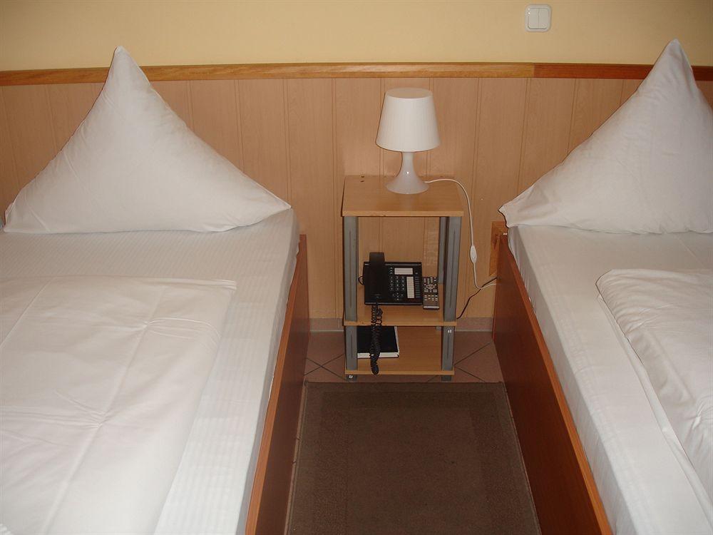 Angel Hotel Франкфурт на Майн Екстериор снимка