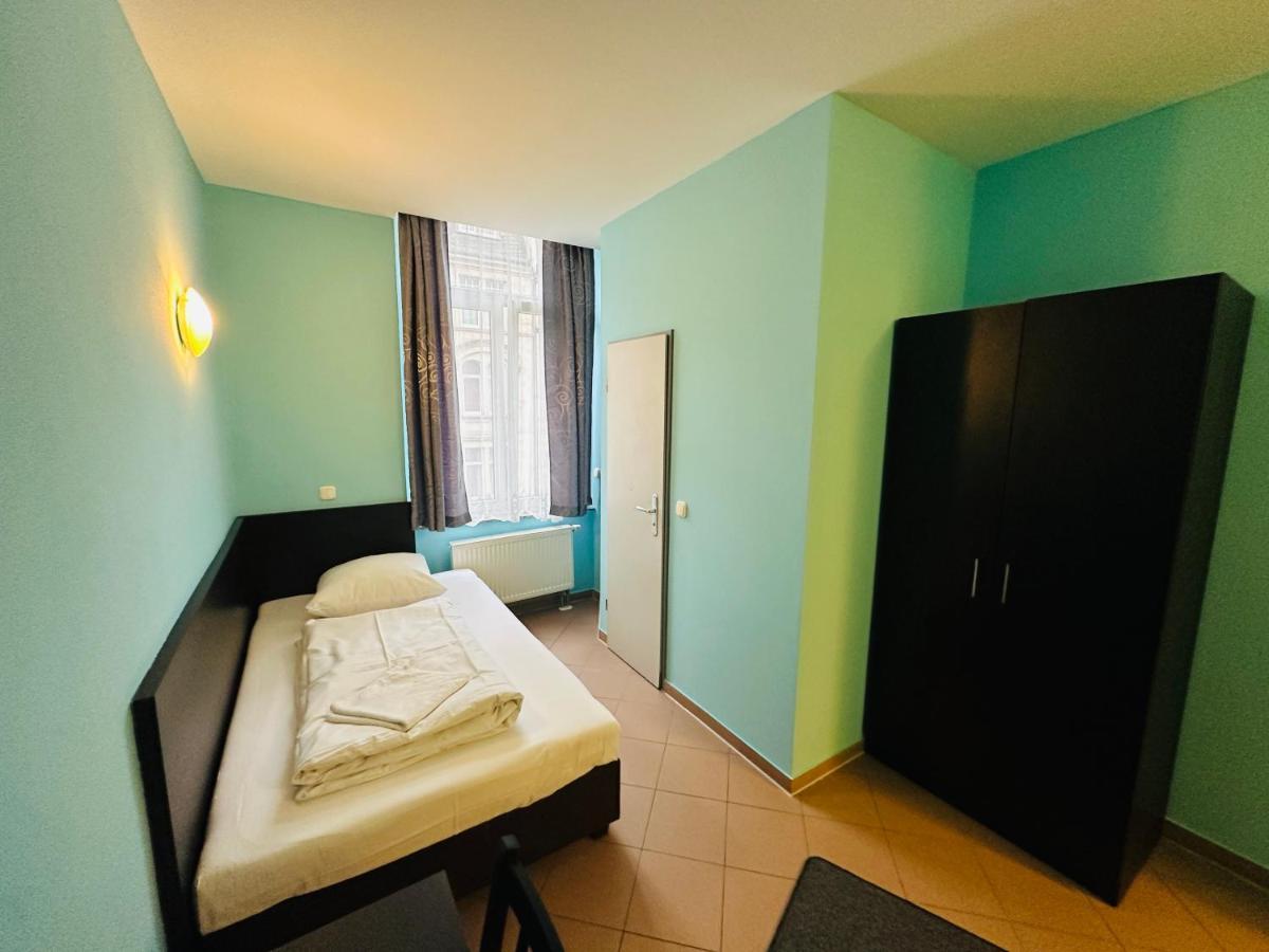 Angel Hotel Франкфурт на Майн Екстериор снимка