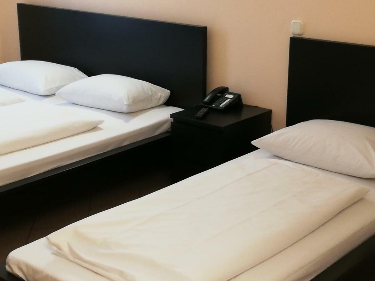 Angel Hotel Франкфурт на Майн Екстериор снимка