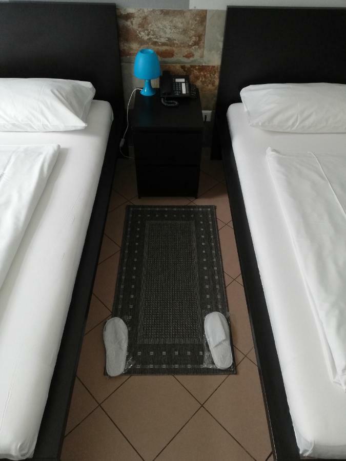 Angel Hotel Франкфурт на Майн Екстериор снимка